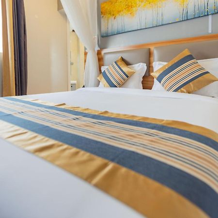 Raha Hotel & Suites Найроби Экстерьер фото