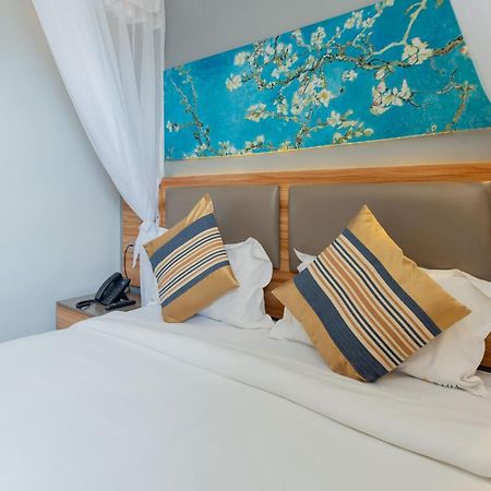 Raha Hotel & Suites Найроби Экстерьер фото